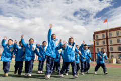 全程跟听课复盘重难点给出改善清单协助年青教师快速站稳讲台