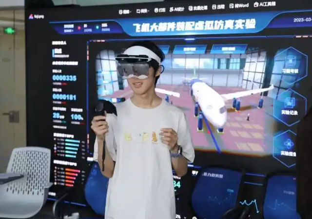 能够依据学生的学习进度引荐不同的内容真实做到‘对症下药’ 能够依据学生的学习进度引荐不同的内容真实做到‘对症下药’